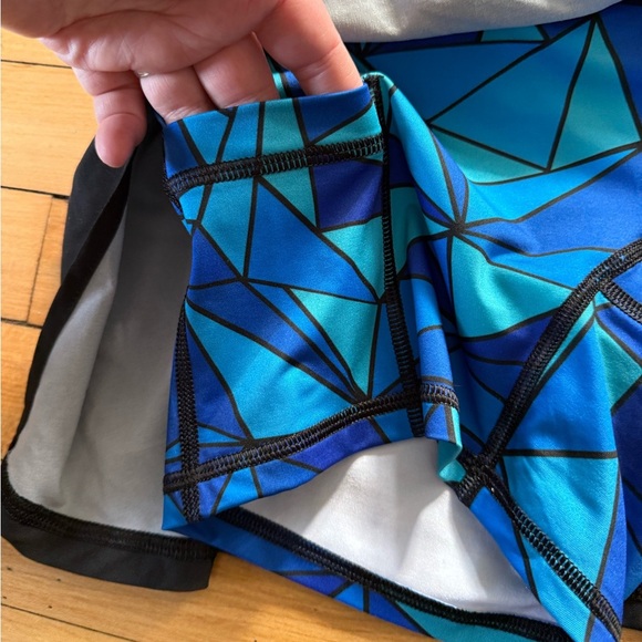 Ink burn skort black with blue patterned shorts - Picture 5 of 8